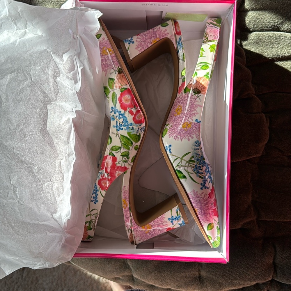 Vince Camuto Hamden Floret Heel